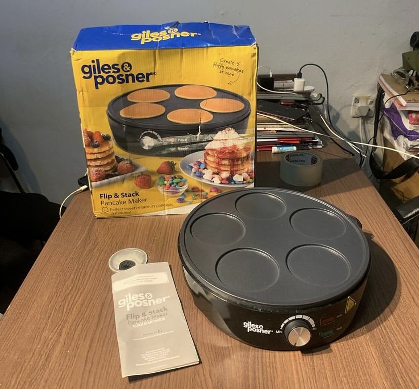 Giles & Posner Flip And Stack Pancake Maker